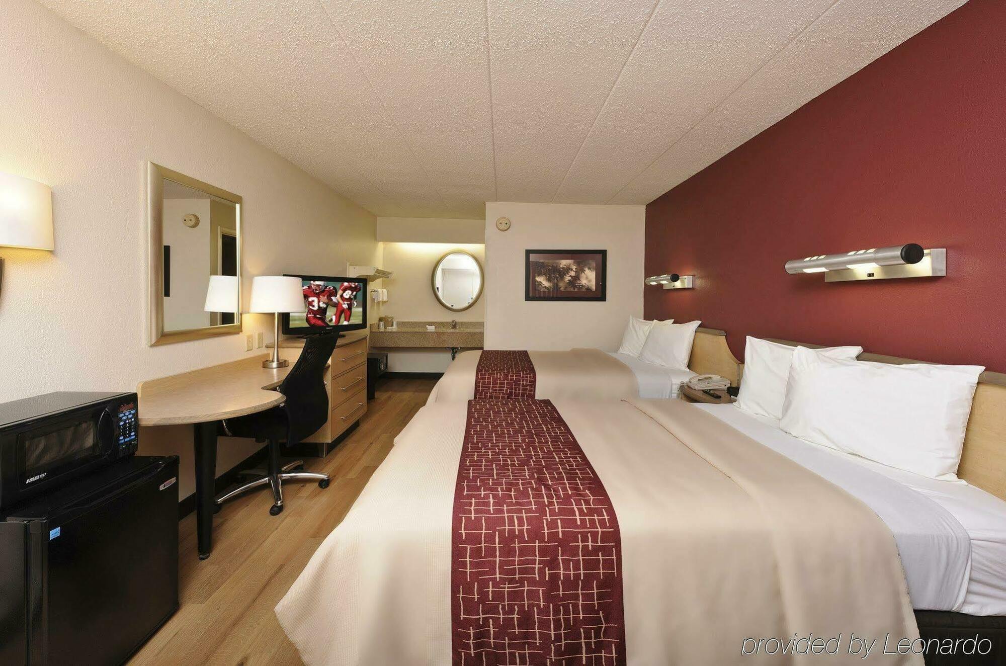 Red Roof Inn Louisville Fair And Expo Экстерьер фото